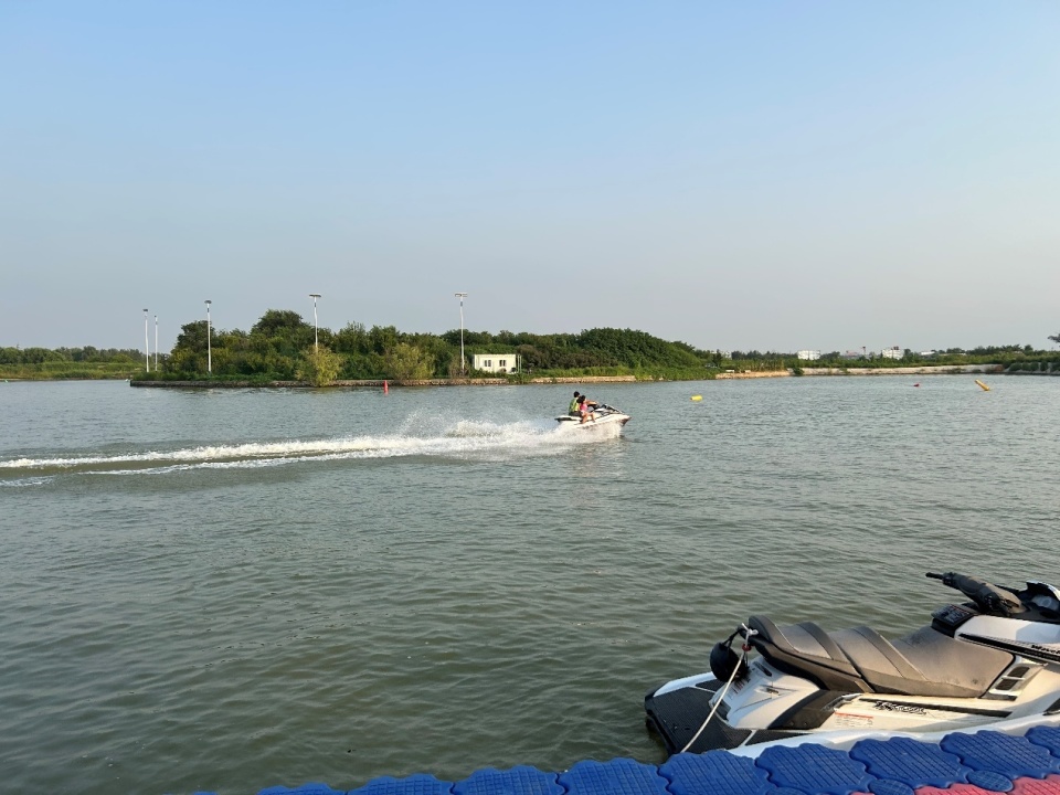 记者随口一, 烈摇晃