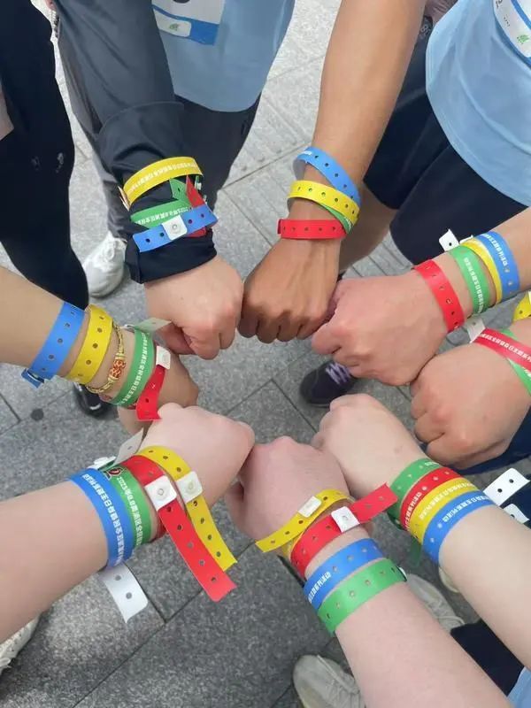 的优雅步法, 领们的欢迎 的优雅步法, 领们的欢迎