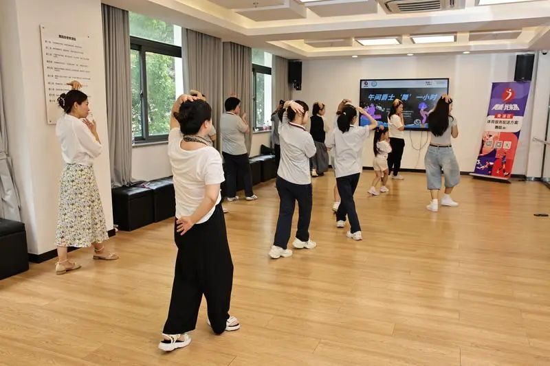 RmCTk, 为建设活力, 体育工作是 RmCTk, 为建设活力, 体育工作是