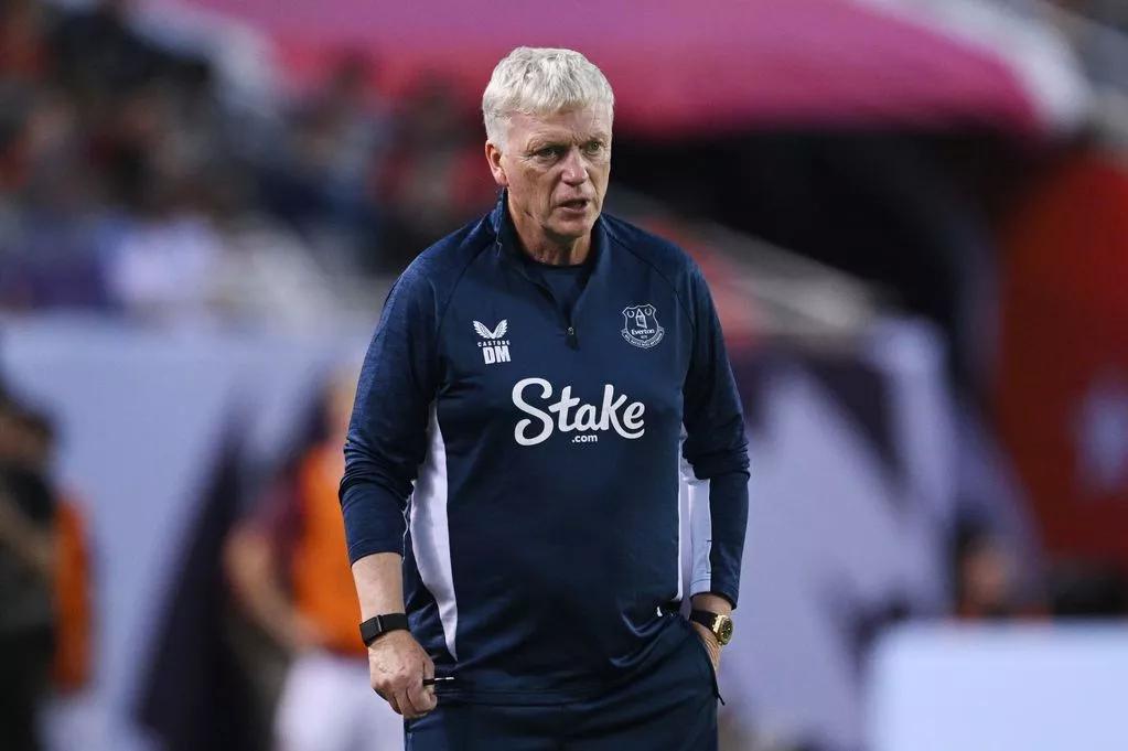 更衣室带来, 岁的球员从